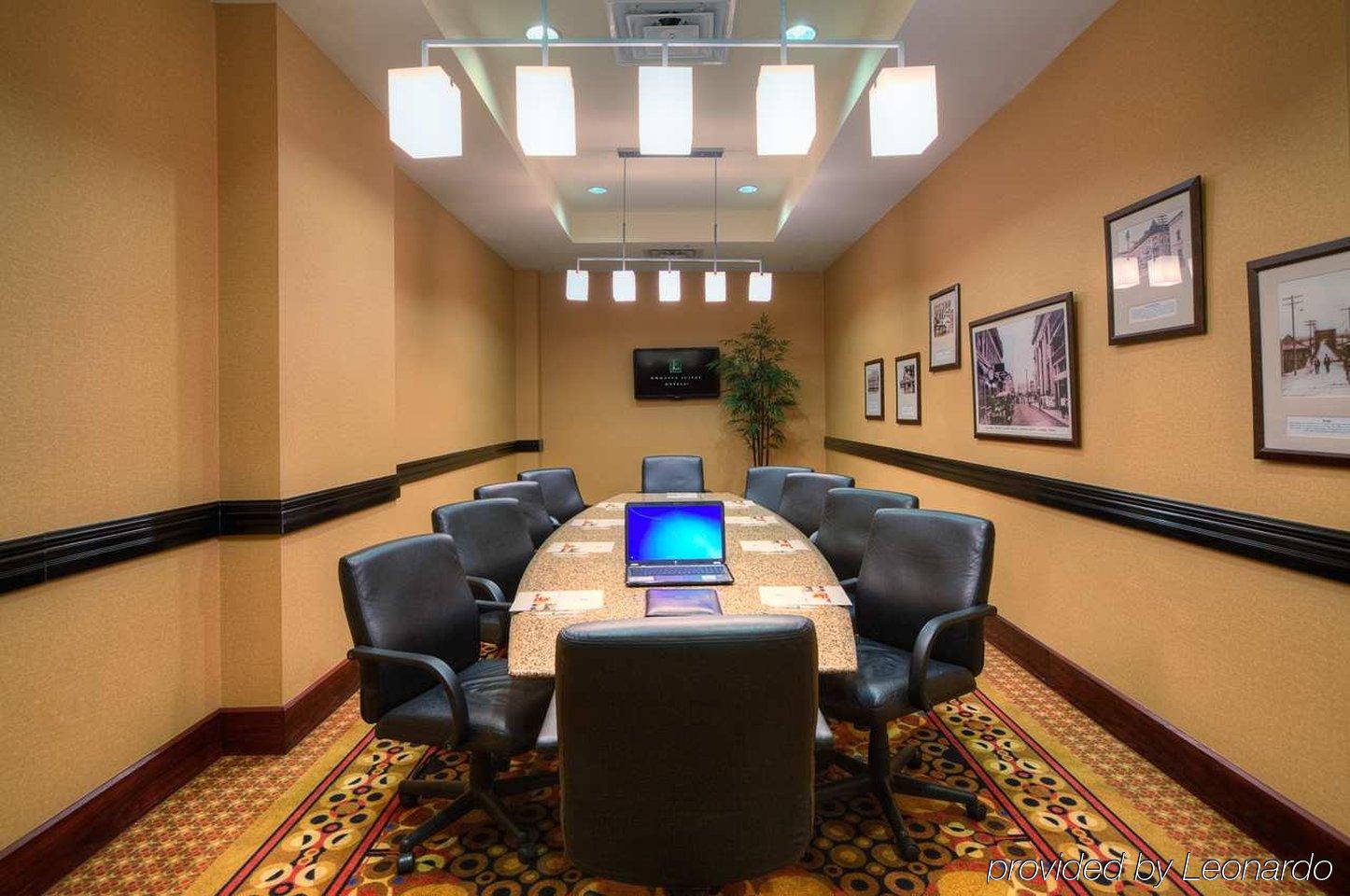 Embassy Suites By Hilton Laredo Business foto